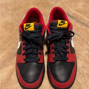 Nike Men's Red and Black Low-Top Sneakers
